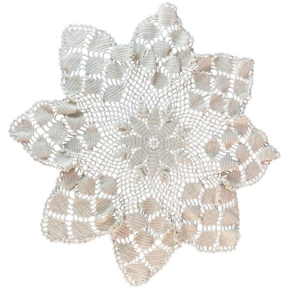 Vintage Handmade Lace Crochet Doilies Star Pattern Flower Cream Table Decor - Picture 1 of 3